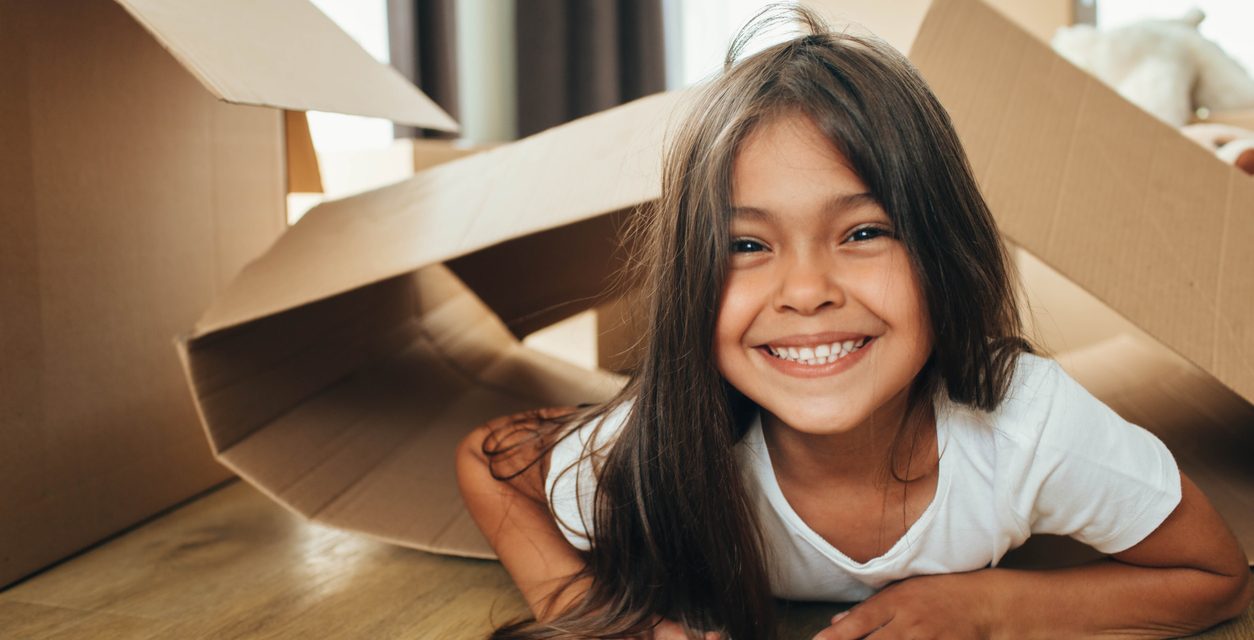 Crianças: 4 dicas de brincadeiras para se fazer em casa